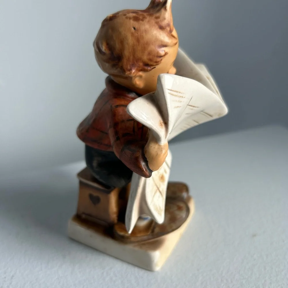 Vintage Hummel Figurine - Picture 3 of 6